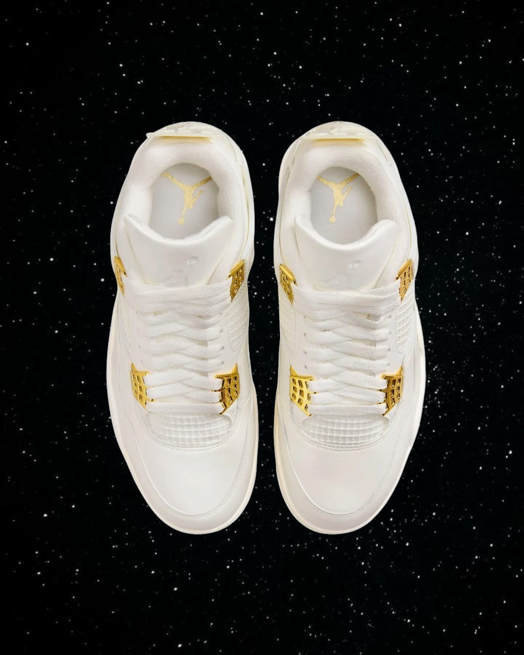Jordan 4 (gold metallic)