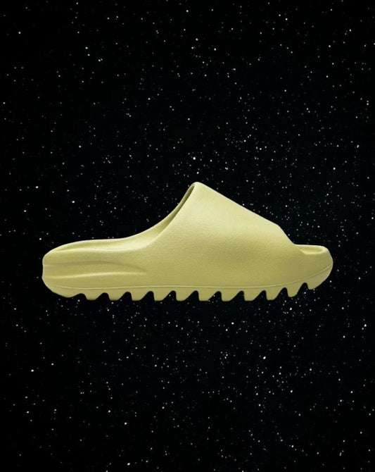 Yeezy slides “olive”